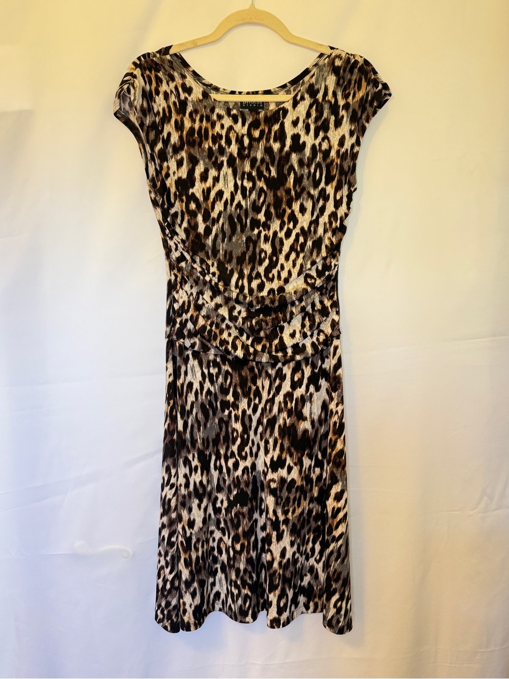 En Focus Studio Leopard Print Ruched Midi Dress Size 8 Fierce Chic - Picture 2 of 5
